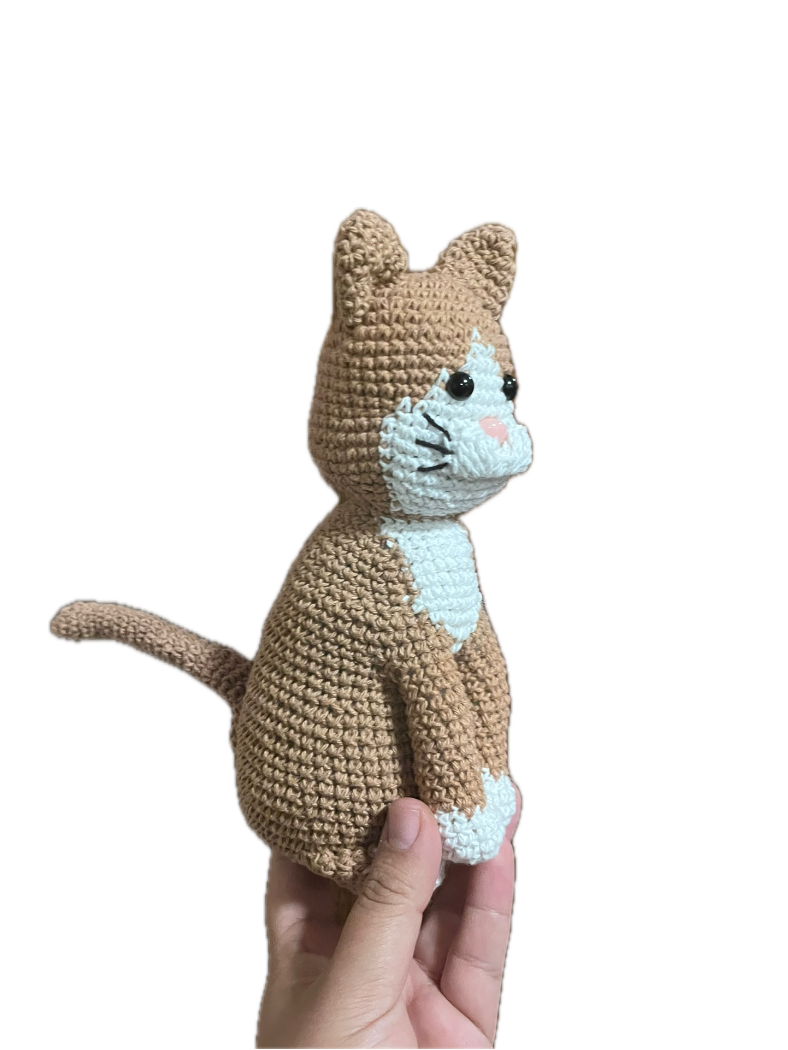 Gato color caramelo 23 cm. Amigurumi